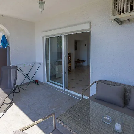 Charmantes Nur 300 Meter Zum Mit Meerblick, Grillbereich - Hundefreundlich Crikvenica